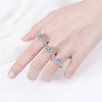 Anel Moissanite com Banho de Platina e Prata S925 – Brilho Deslumbrante para Ela – Ideal para Noivado ou Presente Especial — foto 1