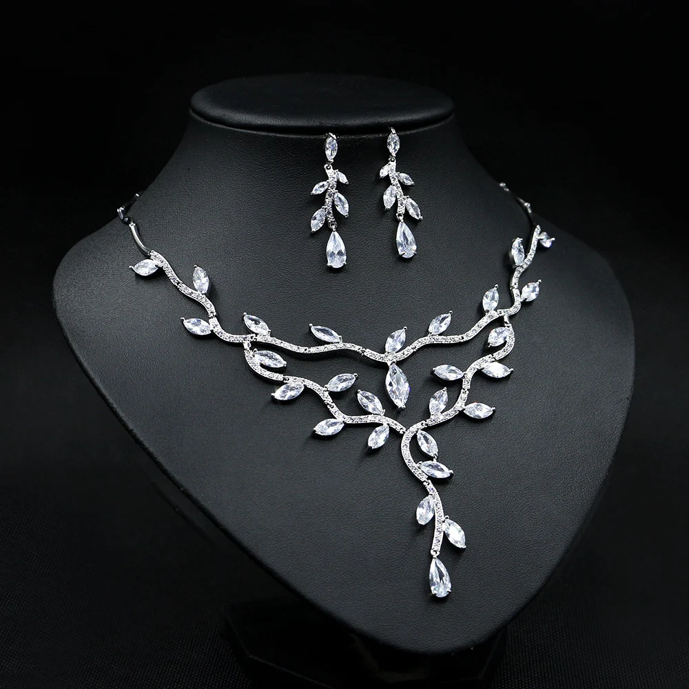 Conjunto de colar de zircônia para noivas, brilho e sofisticação. Perfeito para casamentos na Europa e América. Adorne-se com elegância. — foto 1