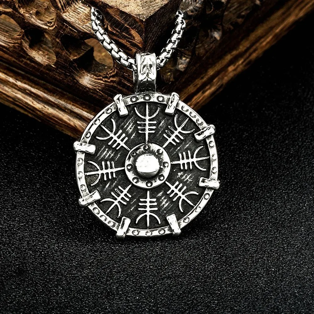 Colar masculino com pingente de escudo viking de aço inoxidável, aço titânio, design resistente e elegante, ideal para homens modernos. — foto 6