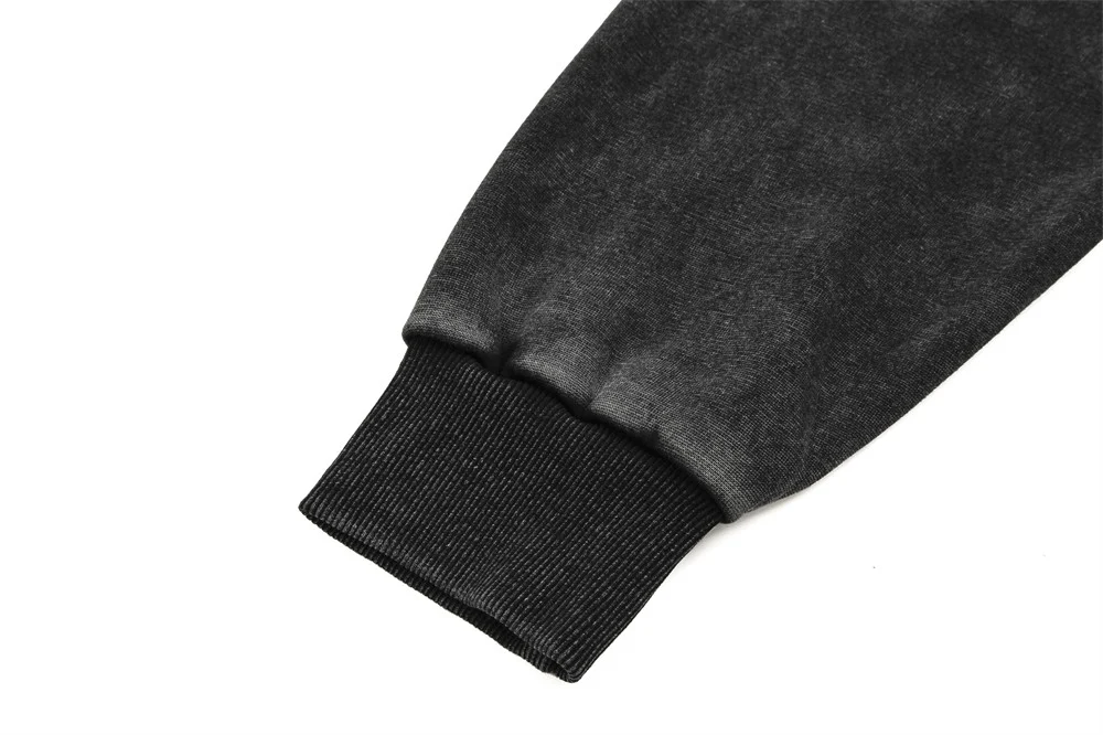 Moletom com capuz Dark Night View para homens. Desfrute do conforto e estilo deste moletom estampado, ideal para um visual moderno e te manter aquecido. — foto 6