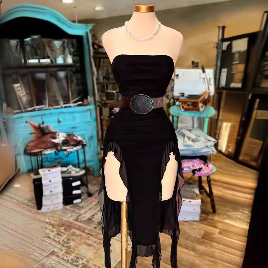 Dames Off-Shoulder Tube Top Pakket Heup Slanke Fit Ongelijke Jurk Figuur Complimenteerde Stijlvolle en Moderne Look — foto 1