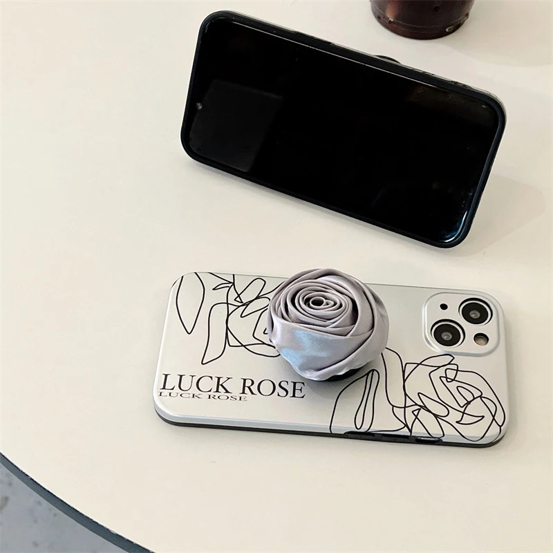Title 5, Capa de telefone com suporte de rosa e acabamen...