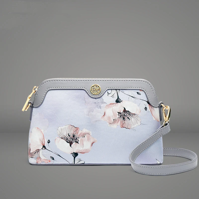 Bolsa de ombro para senhora de meia-idade, prática e de alta qualidade, com design elegante e funcional para uso diário. — foto 8