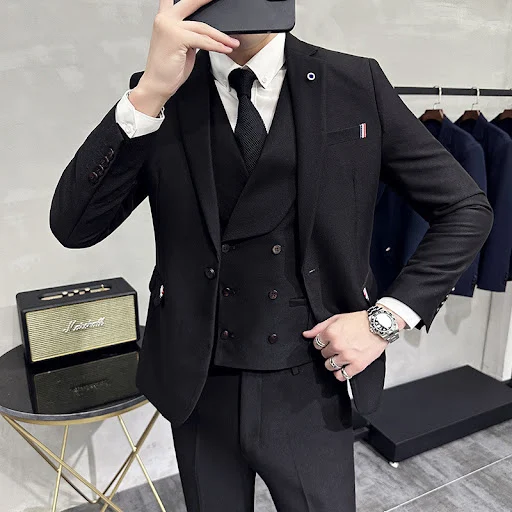 Title 5, Mens Wine Red Three-Piece Dustproof Suit Cover...