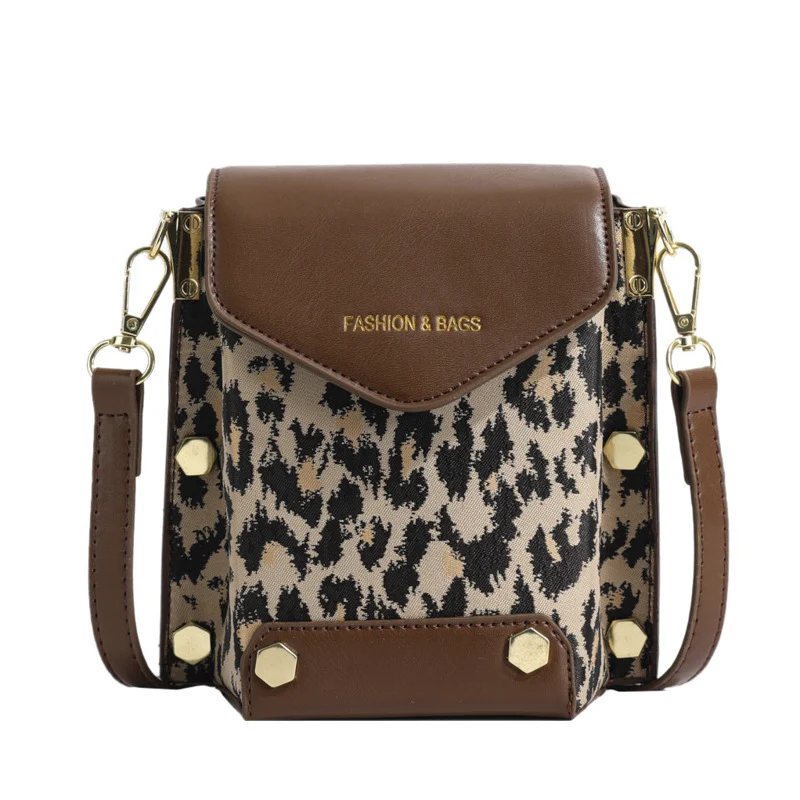 Bolsa Quadrada Pequena Tridimensional Feminina Acessório de Moda Chic Compacto Ideal para Mulheres Elegantes Design Sofisticado e Funcional — foto 4