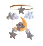 Wiegmobiel met vilten ornamenten voor baby's. Kalmeert en stimuleert zachtjes met levendige kleuren en charmante ontwerpen. Perfect cadeau. — foto 3