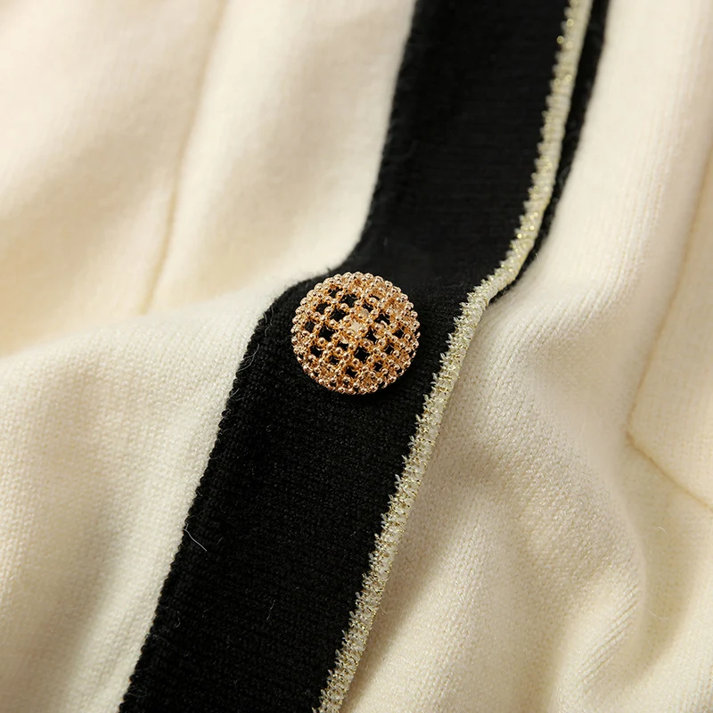 Title 12, Knitted Cardigan with Hit Color and All-Match D...