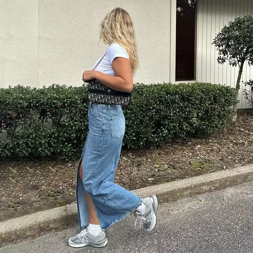 Title 19, Saia jeans Lock Street com fenda frontal na bar...