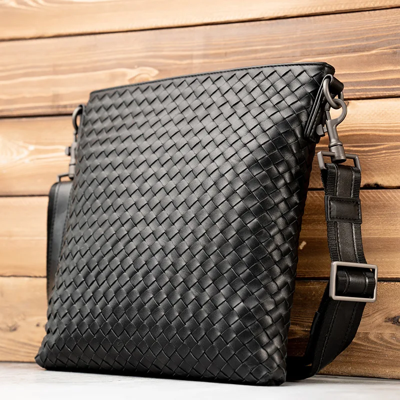 Title 7, Bolsa masculina vertical de couro com design te...