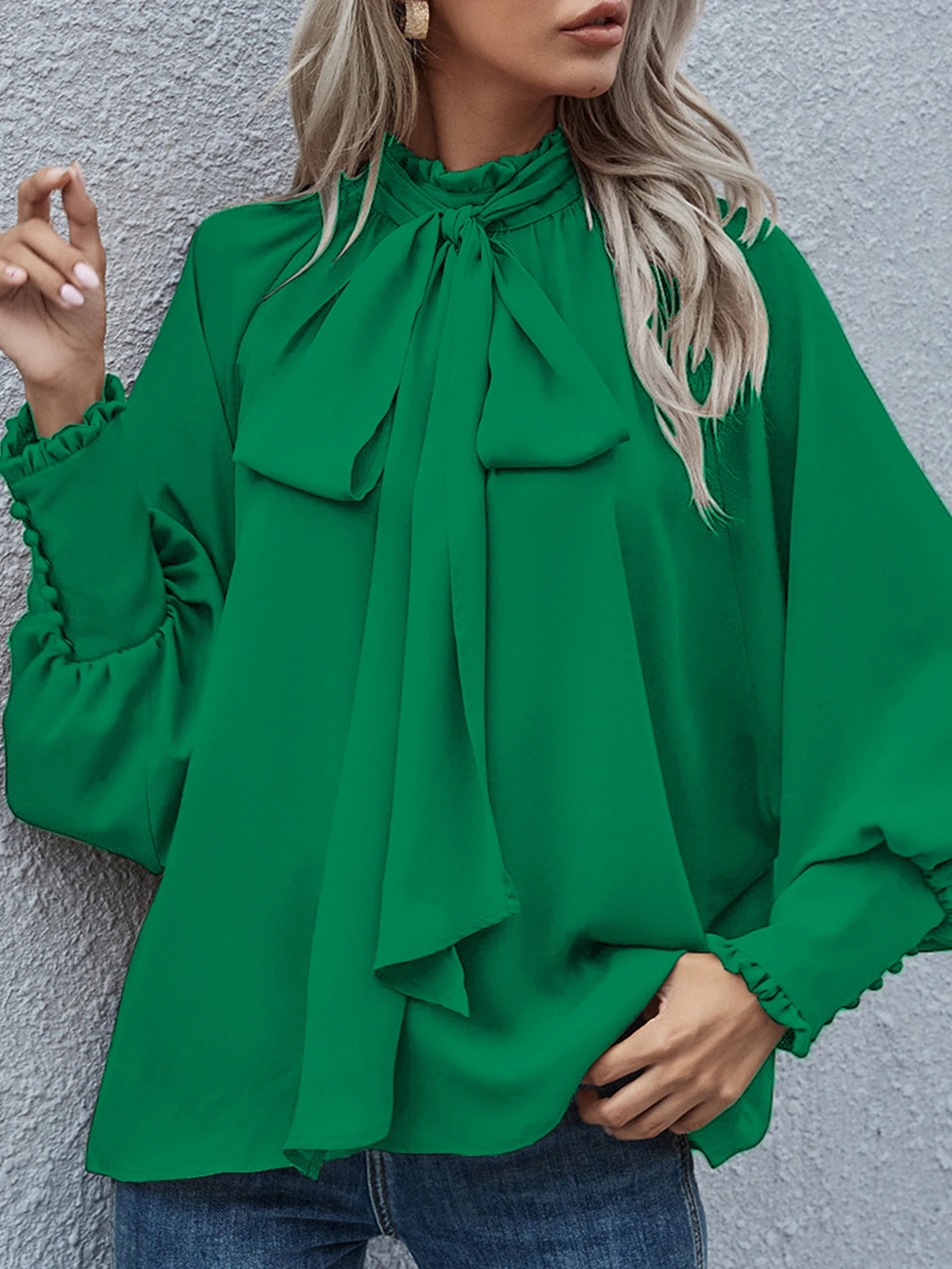 Title 9, Modieuze damesblouse met strik, losvallend en a...