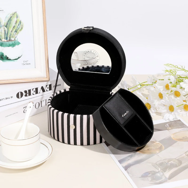 Portable Round Jewelry Box Black and White Stripes with High-grade Mirror Tray and Magnetic Buckle for Travel. — photo 3