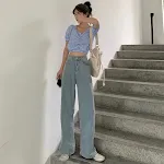 Kadınlar için düz kesim, geniş paça ve dar paça pantolon. Şık ve rahat bir görünüm için ideal. Her vücut tipine uygun. — Fotoğraf 2