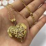Colar com pingente de coração, presente perfeito para quem você ama. Um símbolo de amor, delicadeza e elegância para todas as ocasiões. — foto 7