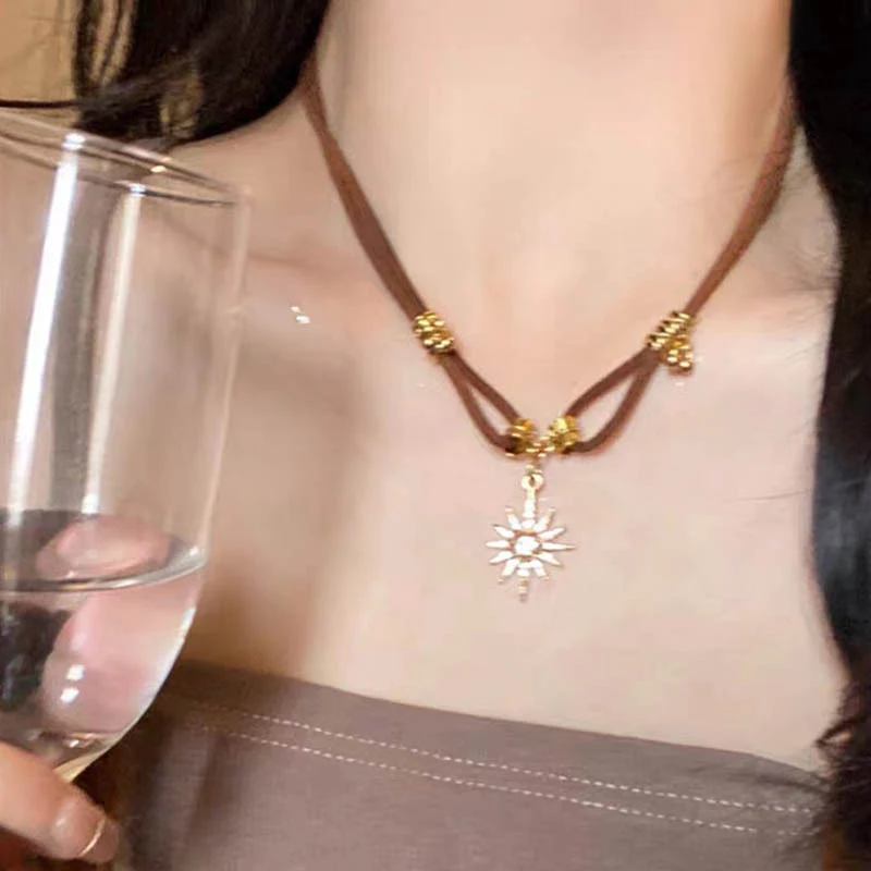 Colar vintage de girassol e estrelas personalizado feminino, joia de moda. Presente ideal e elegante para mulheres que amam acessórios. — foto 7
