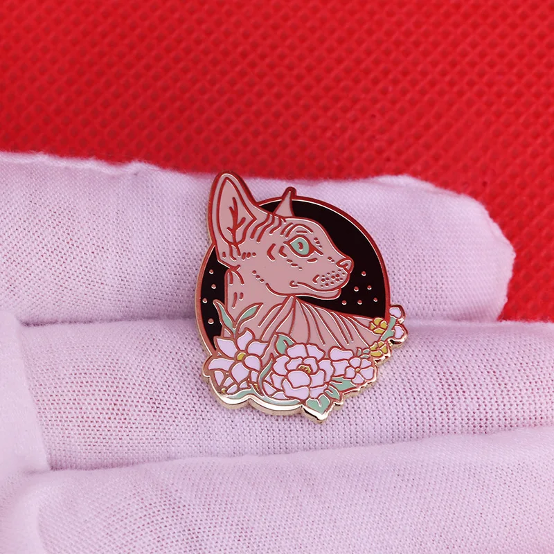 Broche de flor para gato sem pelo fofo Emblema de gatinho careca Acessório de cabelo Pin de lapela Decoração de roupa Presente criativo — foto 3