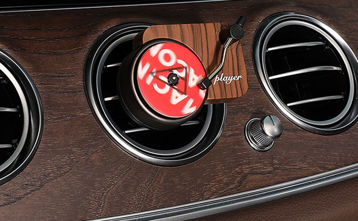 Air Outlet Aromatherapy Record Player Decoration, a retro-styled home decor piece that combines music, essential oil dif — photo 18