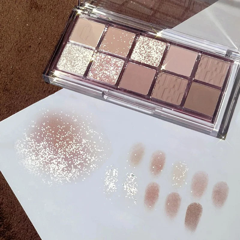 Earth Matte 10 kleuren oogschaduw palette. Creëer natuurlijke en veelzijdige looks met langdurige, hoog gepigmenteerde aardetinten. — foto 3