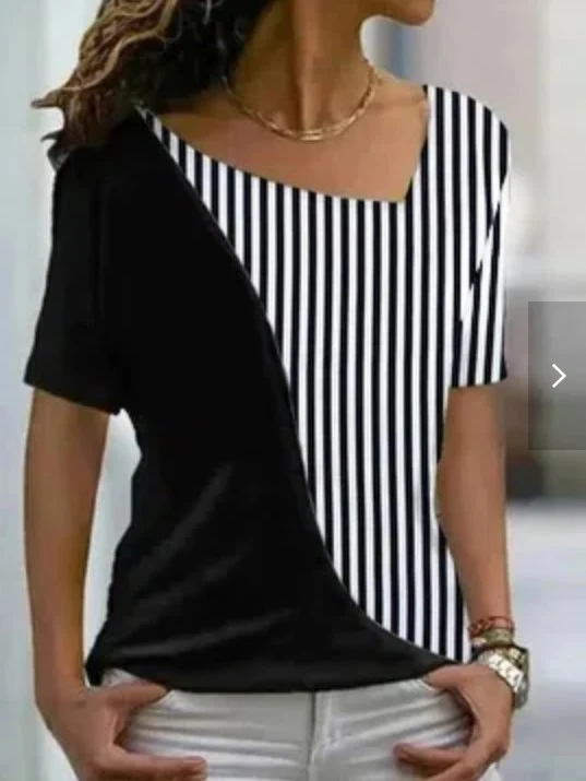 Title 3, Camiseta feminina estampada com gola irregular