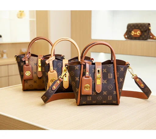 Title 15, Borsa a Secchiello Portatile da Donna Borsa a T...