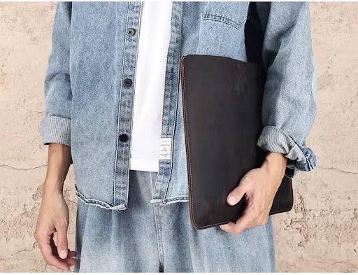 Title 12, Bolsa Horizontal Liner de Couro Crazy Horse Mul...