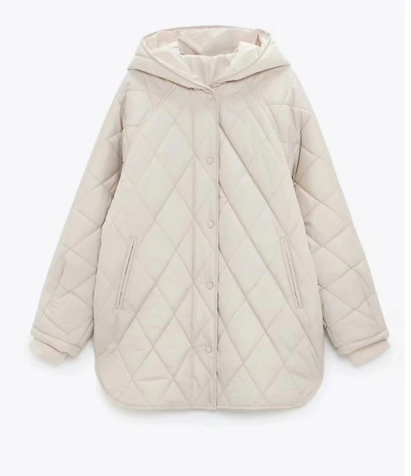 Giacca calda in cotone trapuntato, ampia, con cappuccio e maniche lunghe. Perfetta per l'inverno, offre comfort e calore. — foto 1