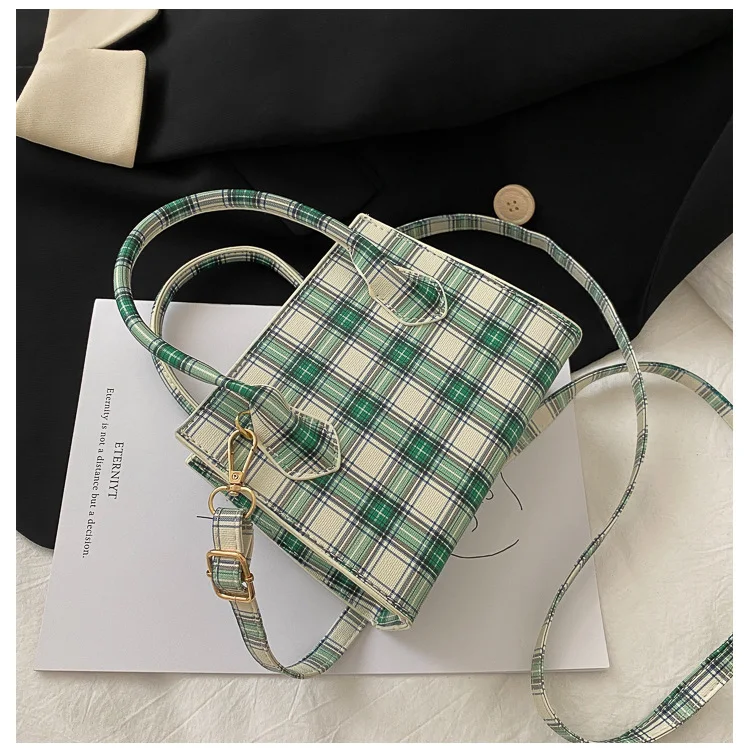 Nova Bolsa Diagonal Feminina Outono Inverno Versátil e Combinável, Modelo Um Ombro Só, Perfeita para Looks Casuais e Elegantes. — foto 5