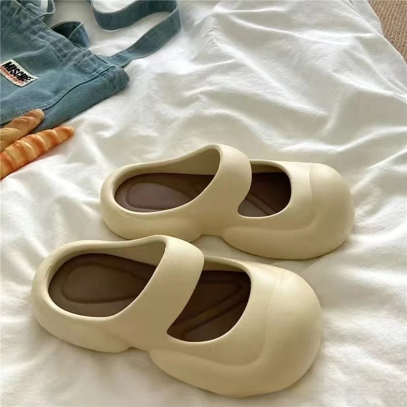 Internet-Famous Outdoors Soft Back Thick Back Milk Huhu Closed Toe Sandals. Provides ultimate comfort and support for ou — photo 1