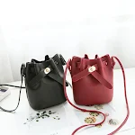 Bolsa mensageiro moderna de um ombro só, estilo balde, para celular. Leve seu telefone com estilo e praticidade no dia a dia! — foto 5