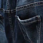 Vaqueros holgados de mujer de talla grande, cómodos y versátiles para un look relajado. Jeans sueltos de cintura alta, perfectos para diario. — foto 3