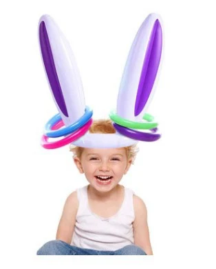 Jogo de argolas com orelhas de coelho infláveis. Diversão garantida! Brinquedo inflável com argolas e cabeça de coelho, perfeito para brincar. — foto 5