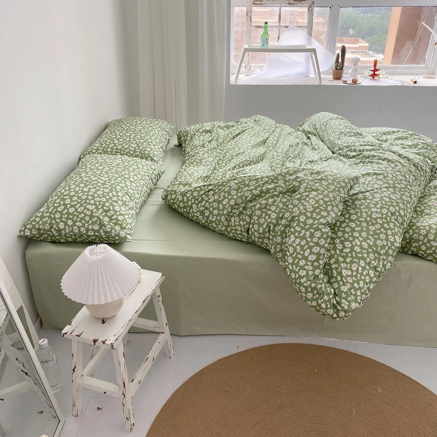 Title 10, Daisy And Mint Japanese Retro Light Green Girl ...