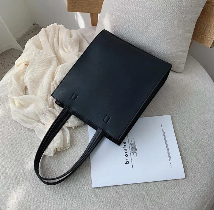 Nova Bolsa de Mão Coreana Simples de Ombro, Versão Fashion. Perfeita para mulheres que buscam praticidade e estilo. Leve e moderna para o dia a dia. — foto 3
