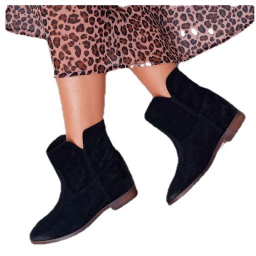 Title 5, Polished Vintage Martin Boots with Low Heel. Ex...