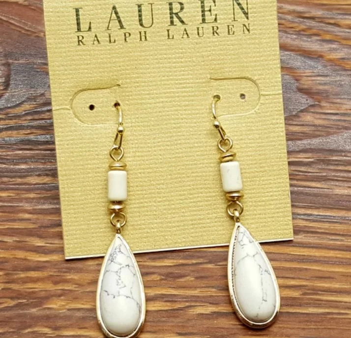 Brincos com incrustações de turquesa branca Elegância atemporal para seu visual. Joias únicas para mulheres que buscam estilo e sofisticação. Compre agora! — foto 1