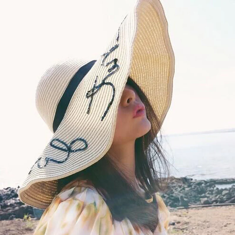 Letter Big Brimmed Straw Hat for Vacation Beach Sun Protection. Enjoy the sun in style and comfort with this wide brimme — photo 24