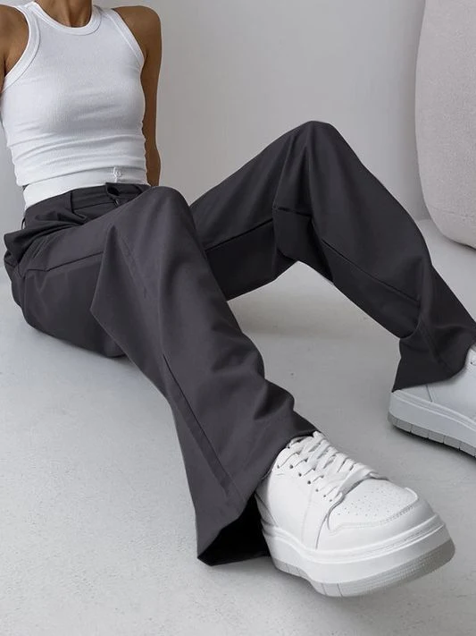 Pantaloni donna a gamba dritta con cuciture a contrasto. Perfetti per un look audace e di tendenza, comodi e versatili. — foto 1