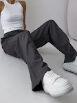 Pantaloni donna a gamba dritta con cuciture a contrasto. Perfetti per un look audace e di tendenza, comodi e versatili. — foto 1