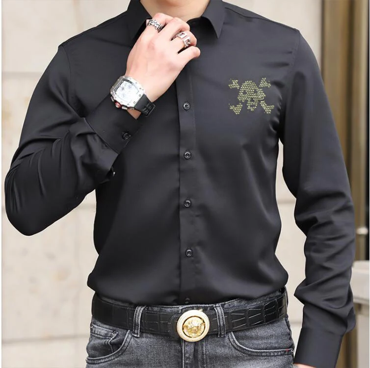 Camisa casual masculina de gola alta, corte slim e cor sólida. Conforto e estilo para diversas ocasiões, ideal para um visual moderno. — foto 3