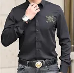 Camisa casual masculina de gola alta, corte slim e cor sólida. Conforto e estilo para diversas ocasiões, ideal para um visual moderno. — foto 3
