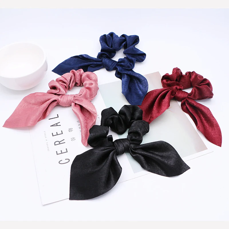 Eenvoudige fashion haarband met konijnenoren in effen snoepkleur, een schattig accessoire voor meisjes en vrouwen voor leuke kapsels. — foto 17