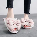 Designer's Small Curly Hair Super Large Bow Plush Flip Flops, flat bottom, fashionable, comfy slippers for everyday wear — photo 2