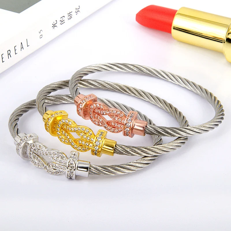 Brazalete de moda europea y americana para mujer Estilo y elegancia combinados El accesorio perfecto para cualquier ocasión Expresa tu personalidad con este brazalete único — foto 8