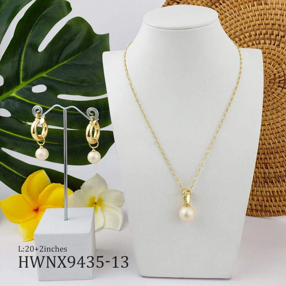 Conjunto de brincos e colar de pérolas Shell simples. Sofisticação atemporal para complementar seu visual com elegância e beleza. — foto 17