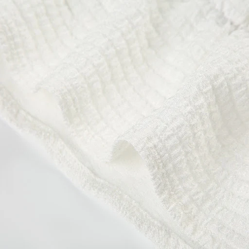 Title 20, Kanten vest met lage taille shorts daily suit. ...