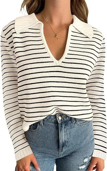 Title 4, Womens knitted top with V-neck and lapel. Offe...