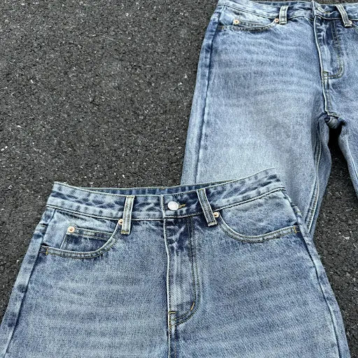 Title 6, Camisa Weila Denim com padrão de neve e calças ...