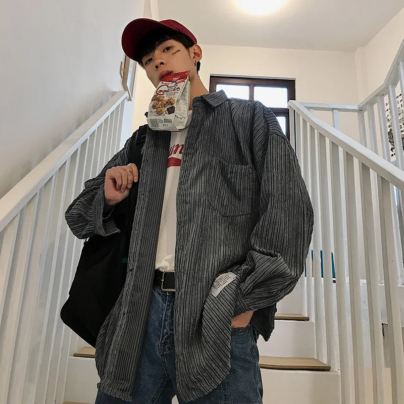 Erkek Moda Kadife Ceket Uzun Kollu Gömlek, rahat ve şık stil, sonbahar ve kış için ideal, çok yönlü kullanım, günlük giyim için mükemmel. — Fotoğraf 1