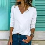 Women's mid-length V-neck T-shirt in solid color, a comfortable and versatile everyday essential, perfect for casual wea — photo 12