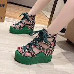 Sandalias plataforma cuña boca de pescado con estampado, cómodas y elegantes para un look moderno y sofisticado en verano. — foto 3