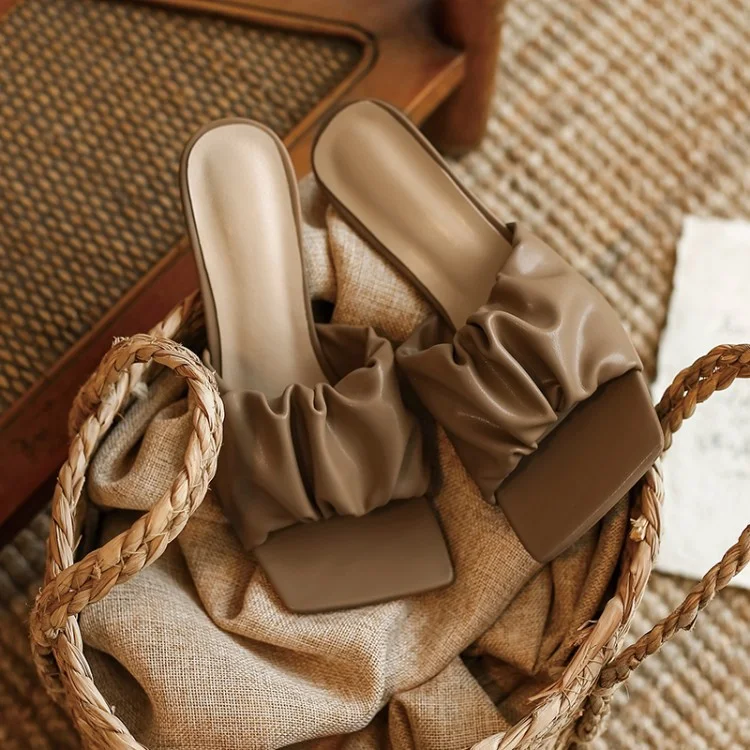Women's summer sandals for ultimate comfort and style. Explore our selection of flip-flops and low-heeled shoes, perfect — photo 4
